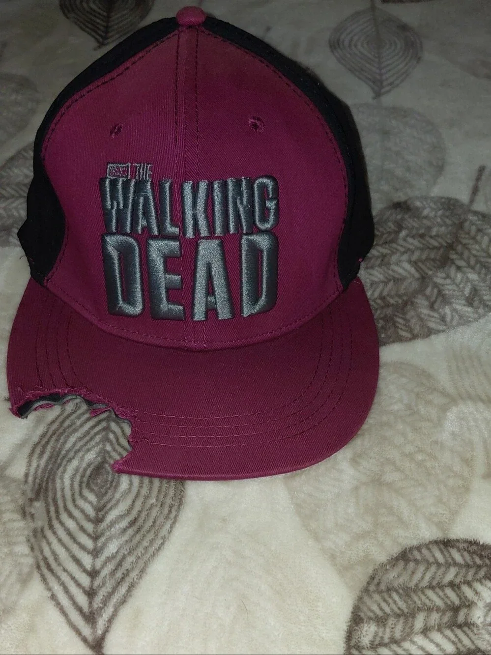 The Walking Dead Maroon and Black Hat- Embroidered Logo - Picture 1 of 4